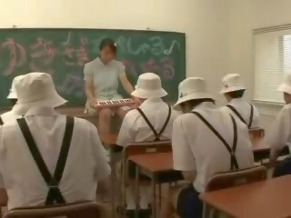 Японки класна стая шега филм