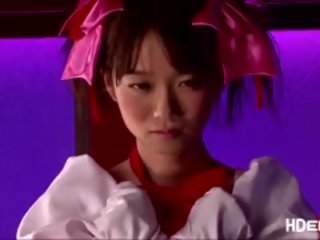 ญี่ปุ่น cosplayer fucks a เด็กผู้ชาย สำหรับ สนุก