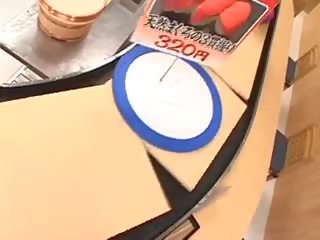 Rotating 寿司 ビュッフェ の ぶっかけ