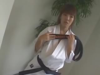 Hitomi tanaka. mojster razred karate.