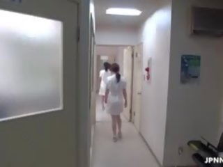 Japonesa enfermeira fica marota com um lascivious part6