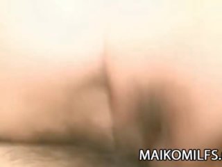 Закръглени сексапилна японки kumiko kaga получаване на тя путка подразни